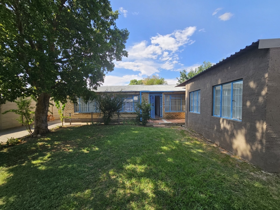 7 Bedroom Property for Sale in Brandwag Free State